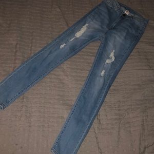 Fashion Nova destroyed skinny jeans size 11